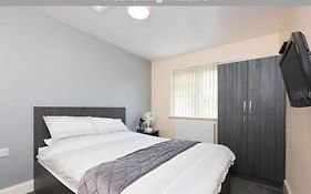 Oyo Honeycroft Lodge, Uxbridge